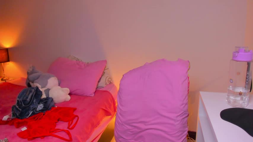 liiliie_petite Webcam Chat October 23, 2026