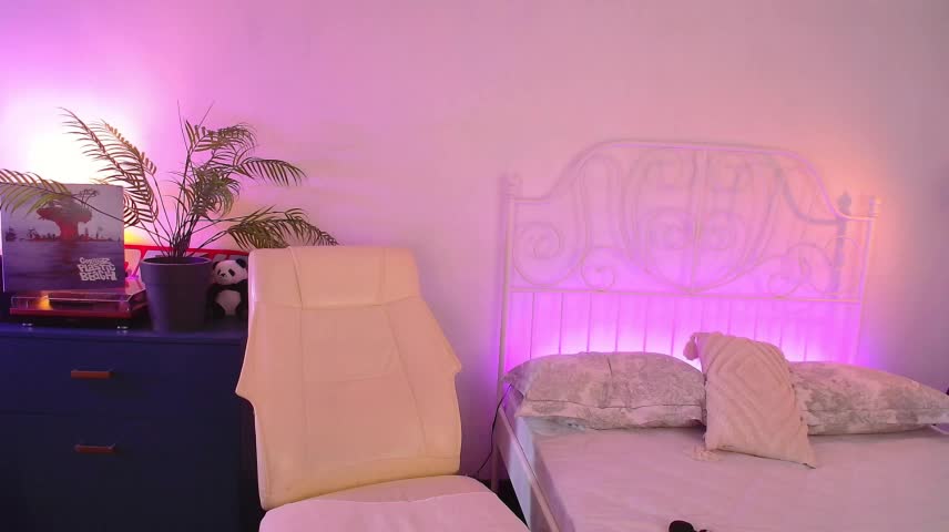 come_here_baby Webcam Chat October 23, 2026