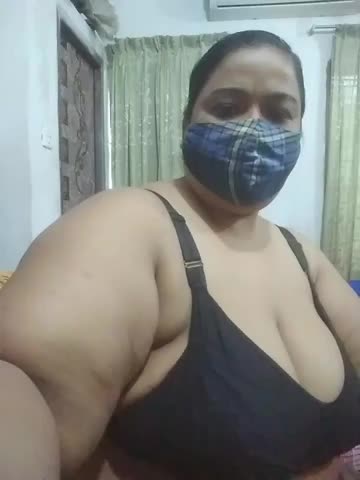 momo_loves Webcam Chat October 24, 2026