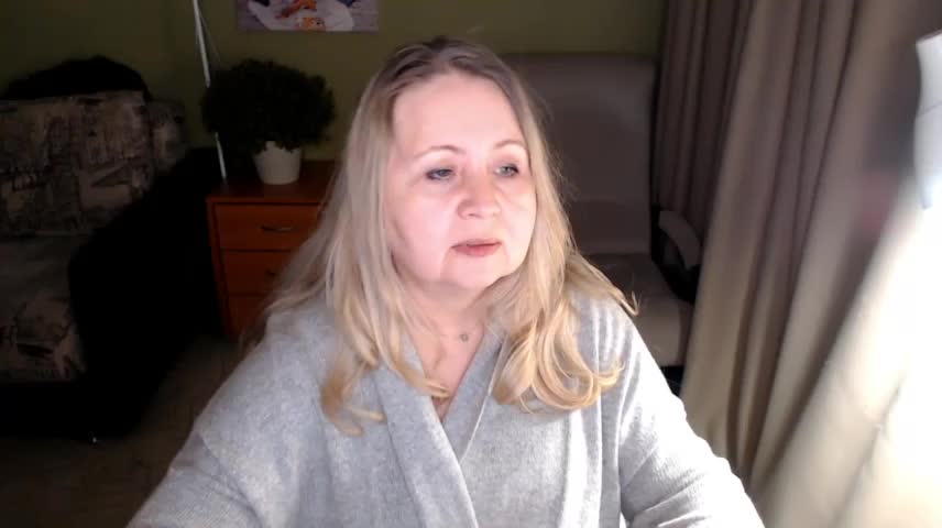 YanaMayer Webcam Star October 24, 2026