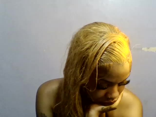 queen_next_door Webcam Chat October 24, 2026