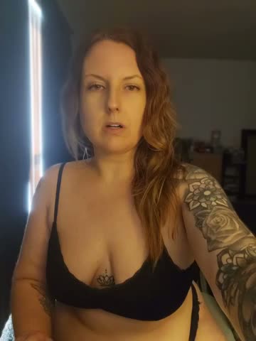 TattedMamaXOXO Webcam Star October 24, 2026