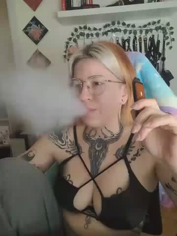 divine_eve Webcam Chat October 24, 2026