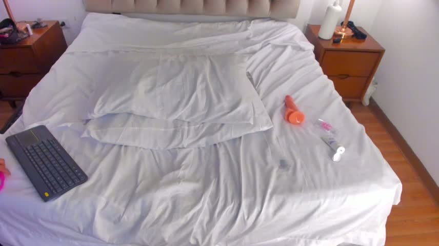 RenataValderrama Webcam Chat October 24, 2026