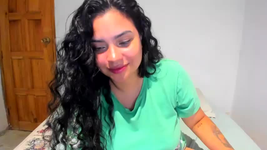lolaa_staars Webcam Chat October 25, 2026