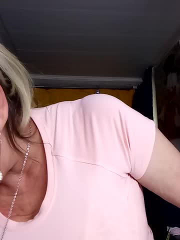 irinamaux Webcam Chat October 25, 2026