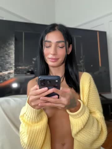 Vicky_luxe Webcam Chat October 25, 2026
