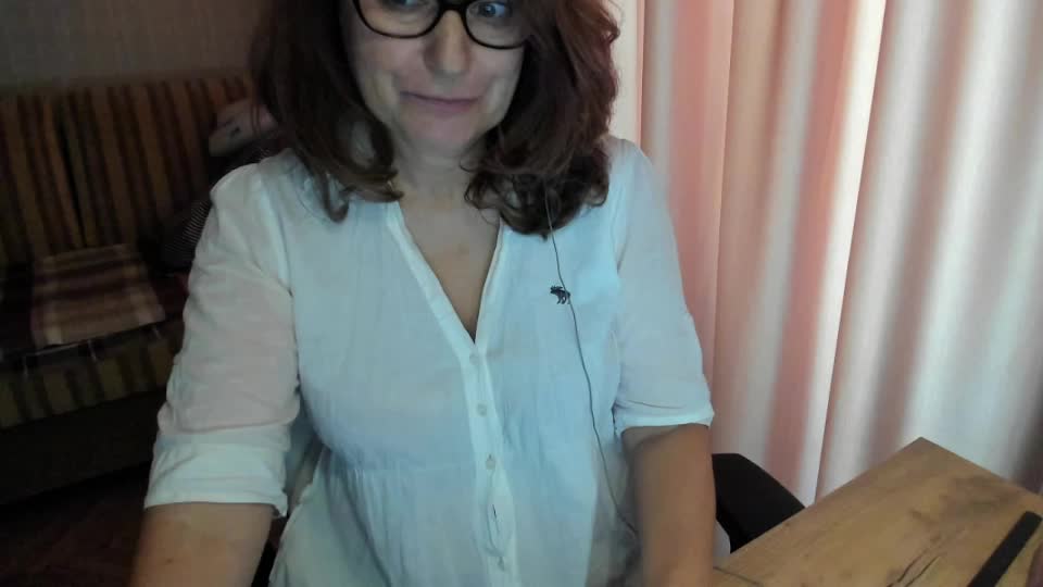lauraoven Webcam Chat October 25, 2026