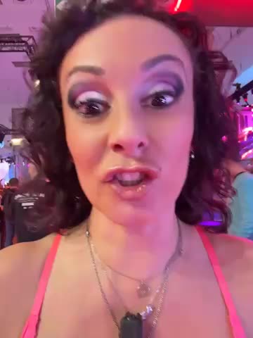 therealbeverlycious Webcam Chat October 25, 2026