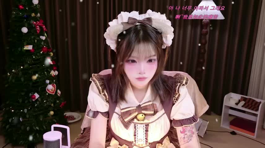 TongTong-M Webcam Chat October 25, 2026