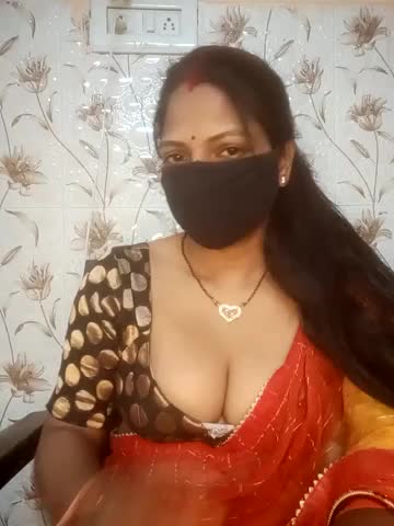 Pooja-121 Webcam Star October 25, 2026