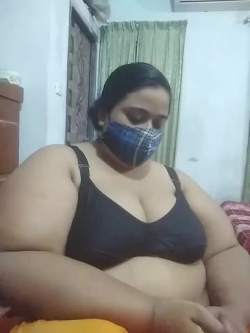 momo_loves Webcam Chat October 25, 2026