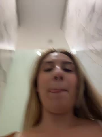 sarah_honey__ Webcam Star October 25, 2026