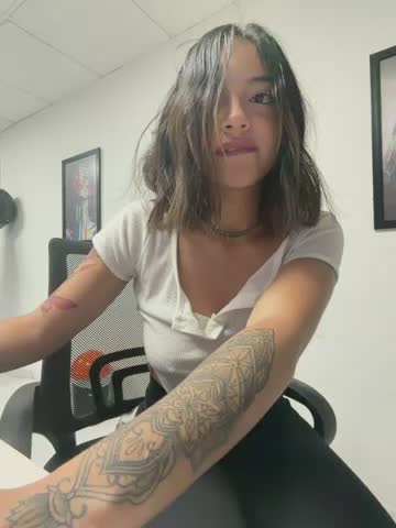 Victoriaa2_Doll Webcam Chat October 25, 2026