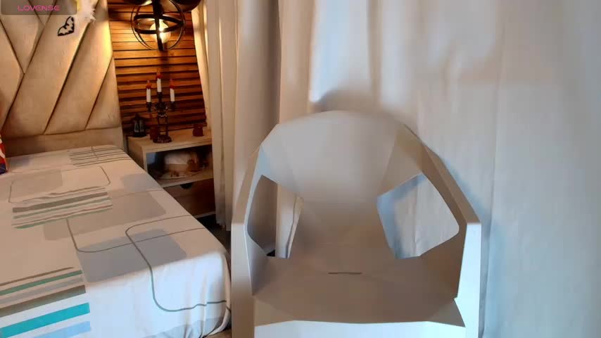 isabella_luxet Webcam Chat October 25, 2026