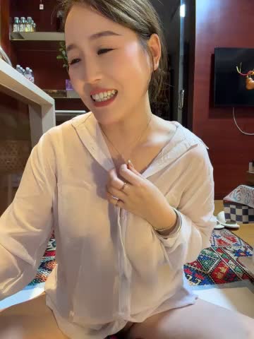 momoli60 Webcam Chat October 25, 2026