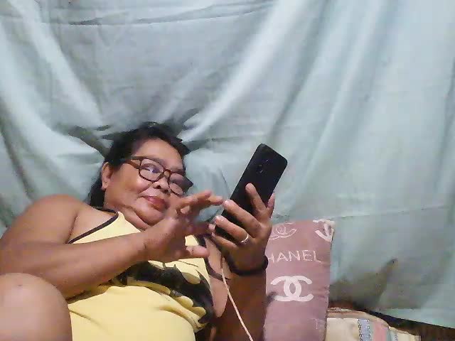 cris_tita Webcam Star October 25, 2026