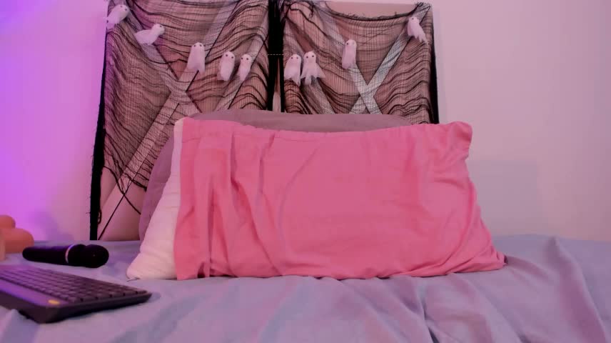 rouss_sweett_ Webcam Chat October 26, 2026