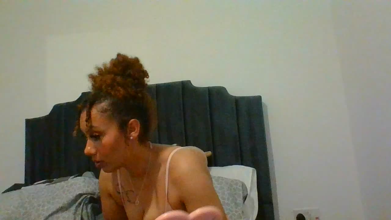 Charl_XOXO Webcam Star October 26, 2026