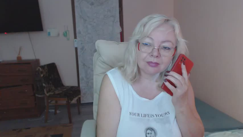 LavandaMay Webcam Chat October 26, 2026