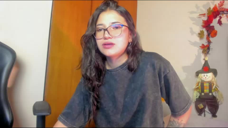 petitesophi Webcam Chat October 26, 2026