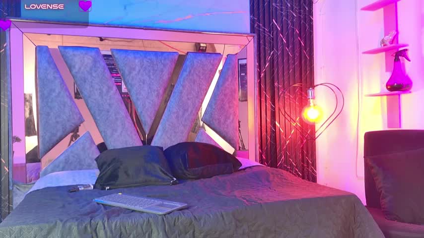 Mia_miller_r Webcam Chat October 26, 2026