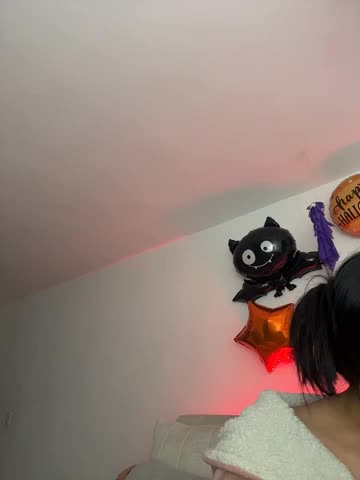 EmilyCxx Webcam Chat October 26, 2026