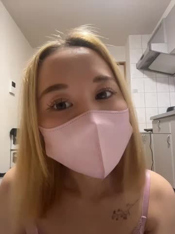 fuyu_apple Webcam Star October 27, 2026