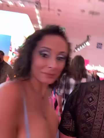 therealbeverlycious Webcam Chat October 26, 2026