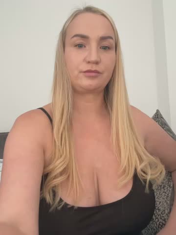 BootyQueenApril Webcam Chat October 27, 2026