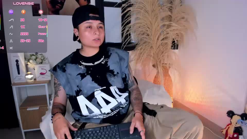 zuryramirezz_ Webcam Chat October 27, 2026