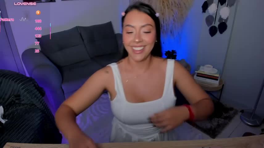 MartinnaBonnet Webcam Chat October 27, 2026