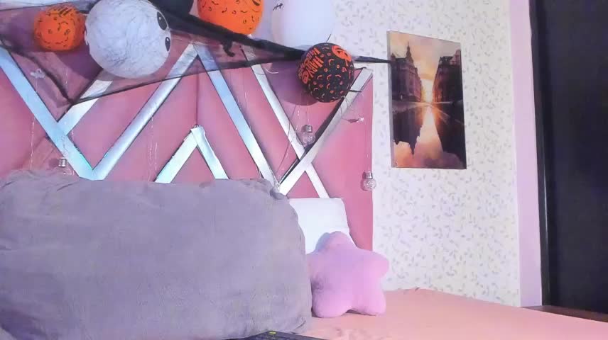 MICHELL_ROBERTSS885 Webcam Chat October 27, 2026