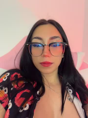 sophie_cute66 Webcam Chat October 27, 2026