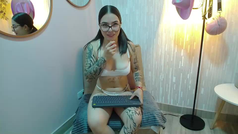viktoria_ferreira Webcam Chat October 27, 2026
