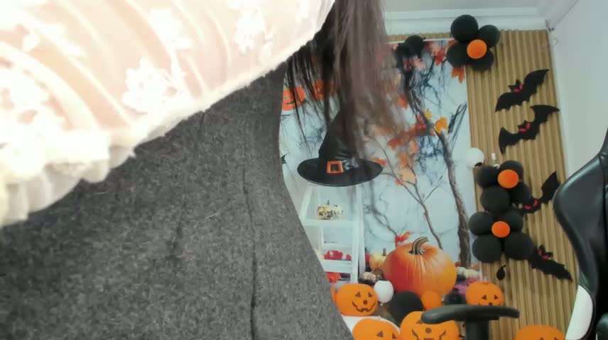 Lili_16 Webcam Star October 27, 2026