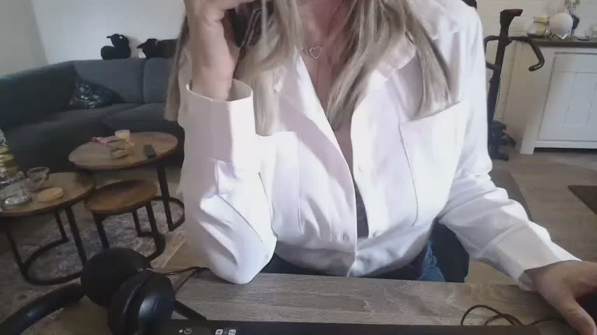 missdesinl Webcam Chat October 27, 2026