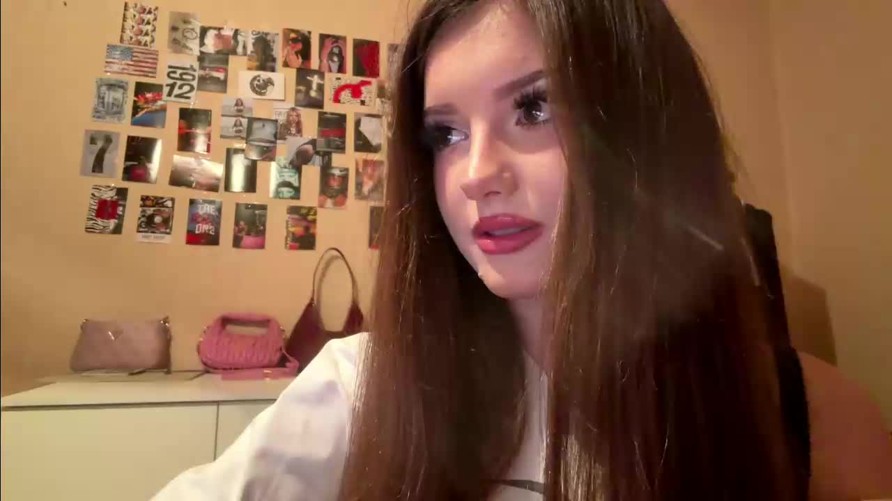 ambercloudw Webcam Chat October 28, 2026