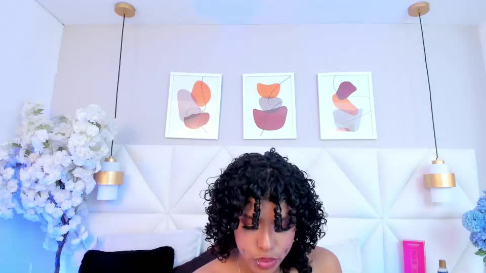 luna__keller Webcam Chat October 28, 2026
