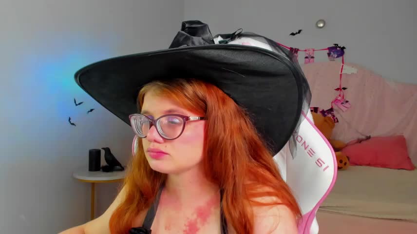 ChloeHalses Webcam Chat October 28, 2026
