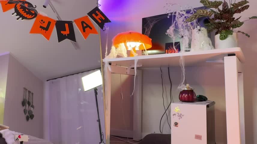 solar_psyche Webcam Chat October 28, 2026