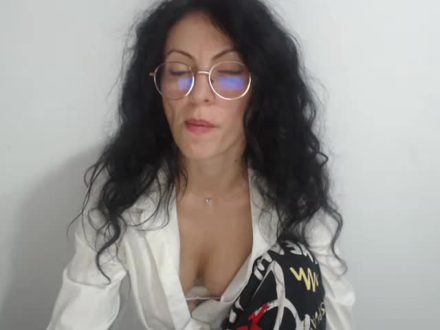 Emmatoo Webcam Chat October 28, 2026