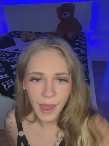 lunagoldx Webcam Chat October 28, 2026