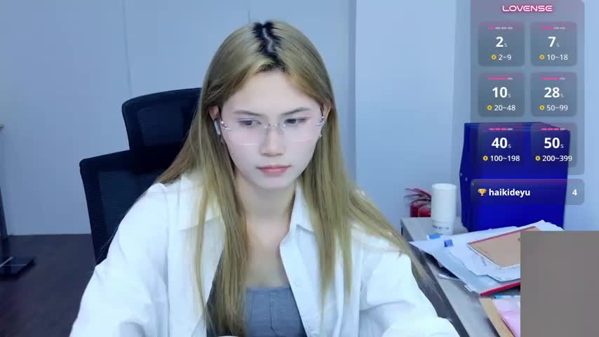 zhen-68 Webcam Chat October 29, 2026