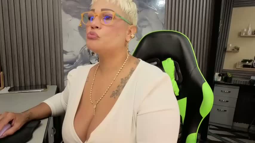 GianellaCox_ Webcam Star October 29, 2026
