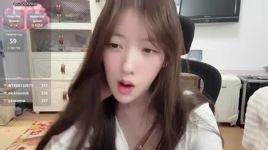 umi-dd Webcam Star October 29, 2026