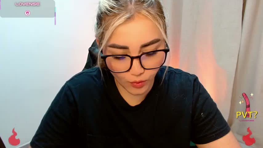 Lucia_star__ Webcam Star October 29, 2026