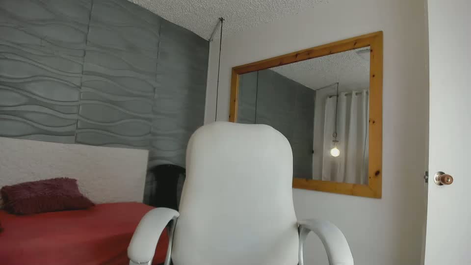 alice__roses Webcam Chat October 29, 2026