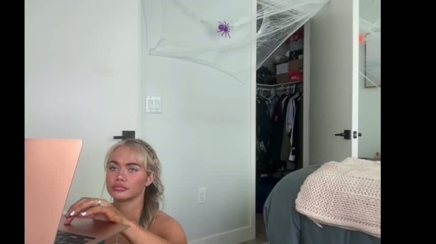 ElenaErickson Webcam Chat October 30, 2026