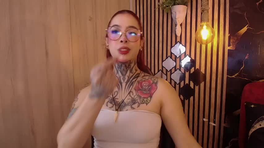 Atenea_Red Webcam Chat October 30, 2026